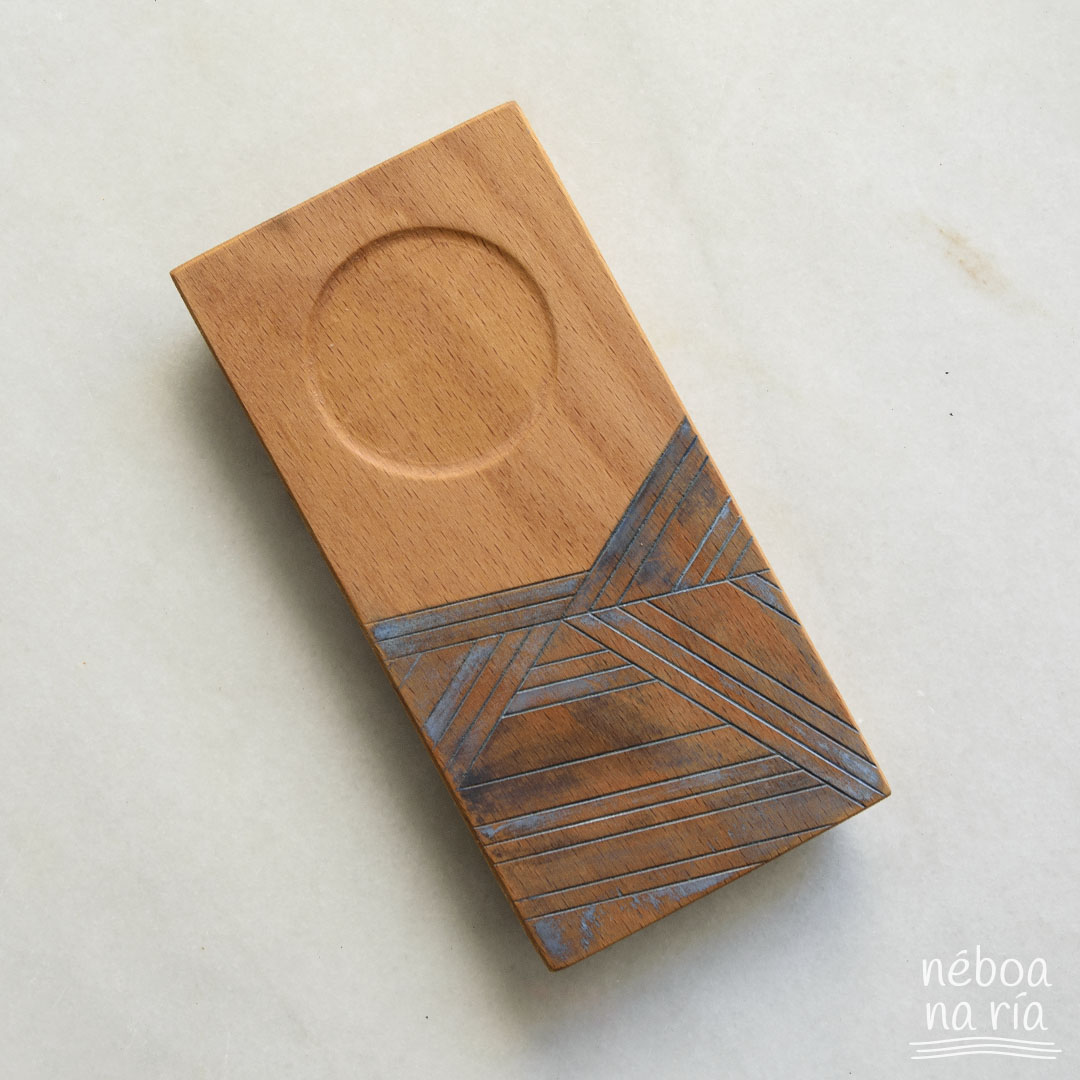 Tabla para taza con grabado · Neboa na ria