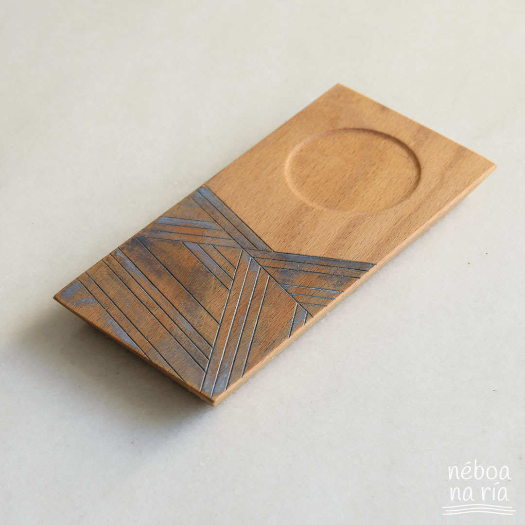 Tabla para taza con grabado · Neboa na ria